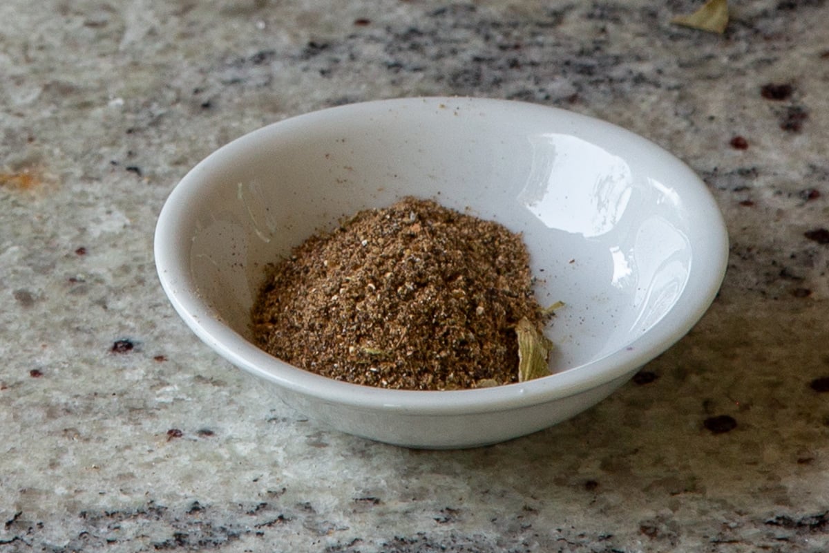 pepper masala in a bowl after grinding it
